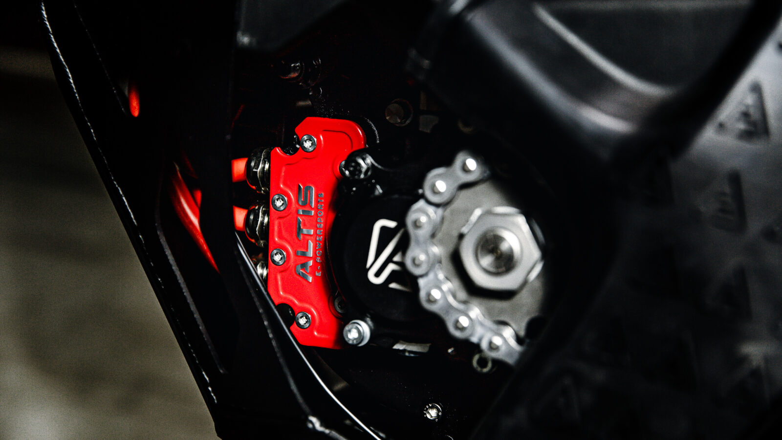 altis omega 13